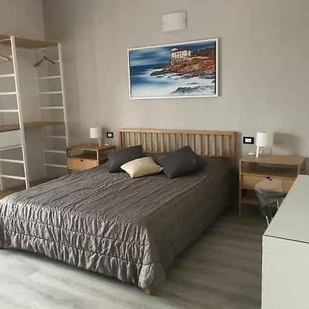 Attico Bed & Relax * ليفورنو