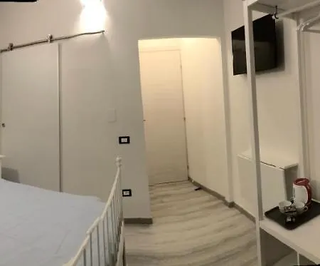Attico Bed & Relax بيت ضيافة ليفورنو
