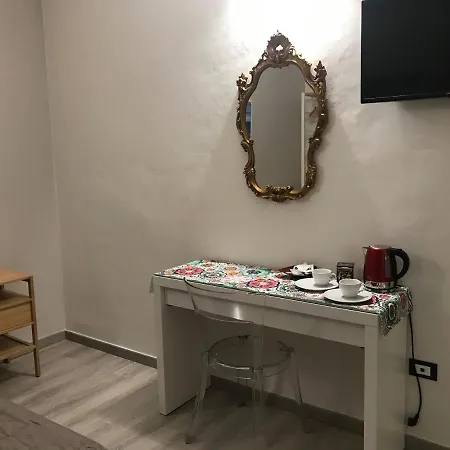 Attico Bed & Relax * ليفورنو