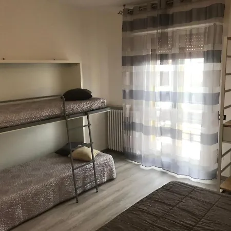 Attico Bed & Relax بيت ضيافة ليفورنو